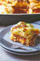 SVE IDE UZ GRČKU MUSAKU Ješćete je za doručak, ručak i večeru